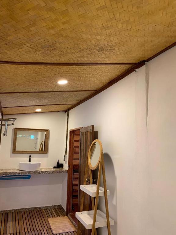 Pitiusas Beach Resort Koh Lipe Dış mekan fotoğraf